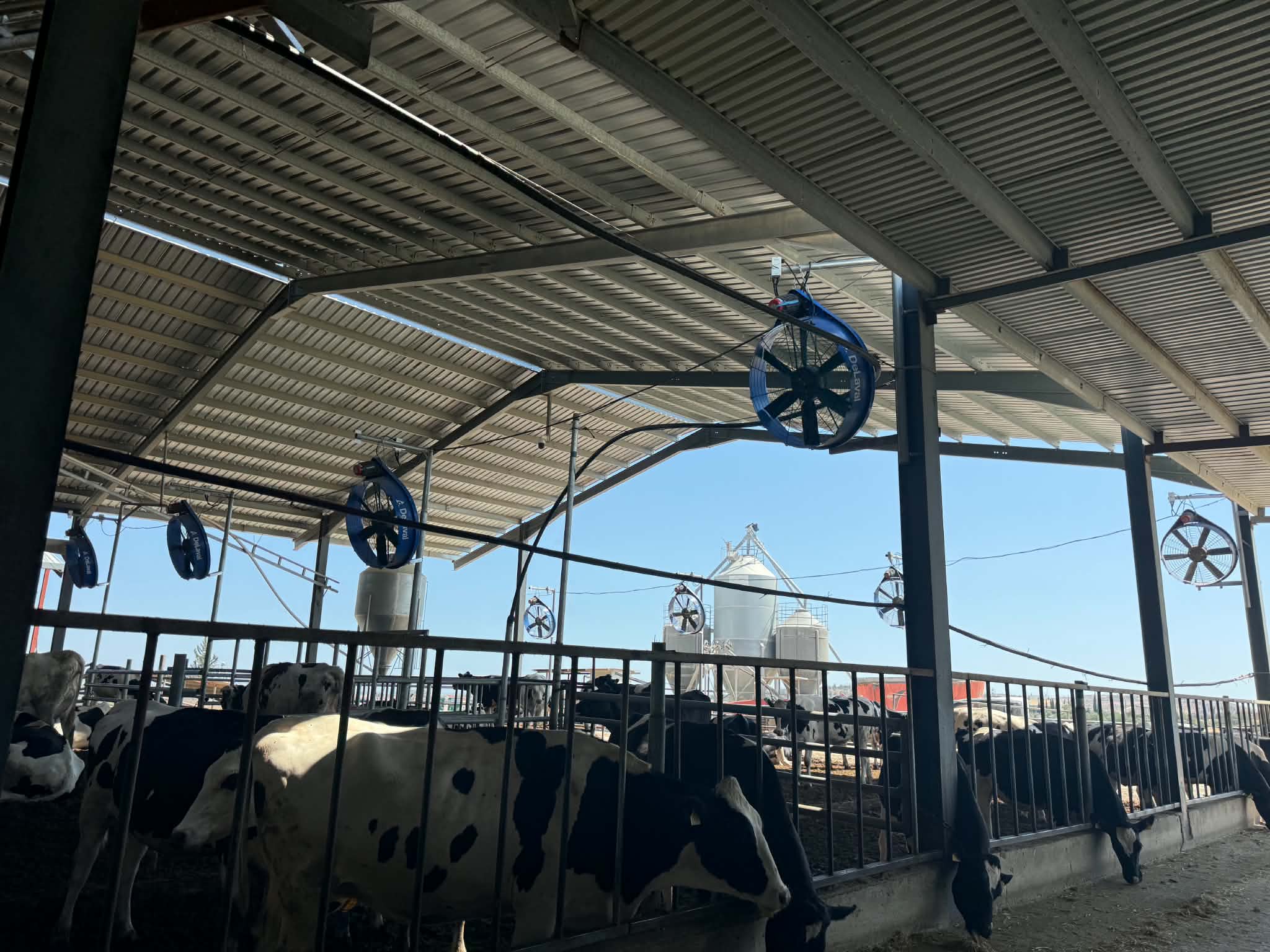 Automated fan control system for farm ventilation (2/2)